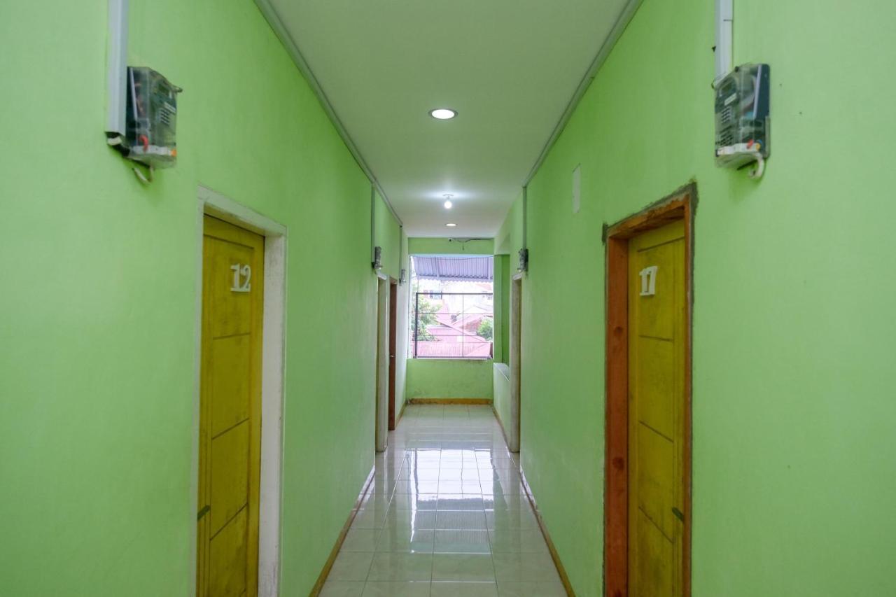 Hotel Reddoorz Near Politeknik Manado Extérieur photo