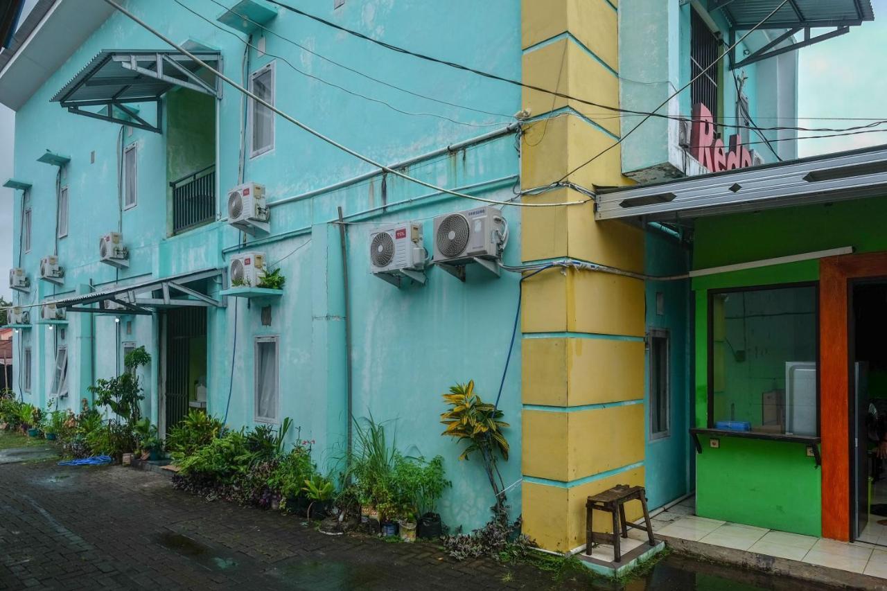 Hotel Reddoorz Near Politeknik Manado Extérieur photo